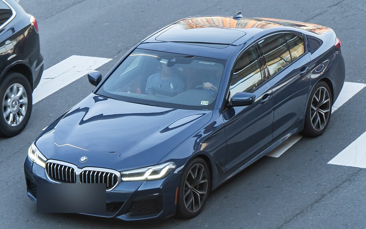 BMW 5 Series 520i M Sport, image 1