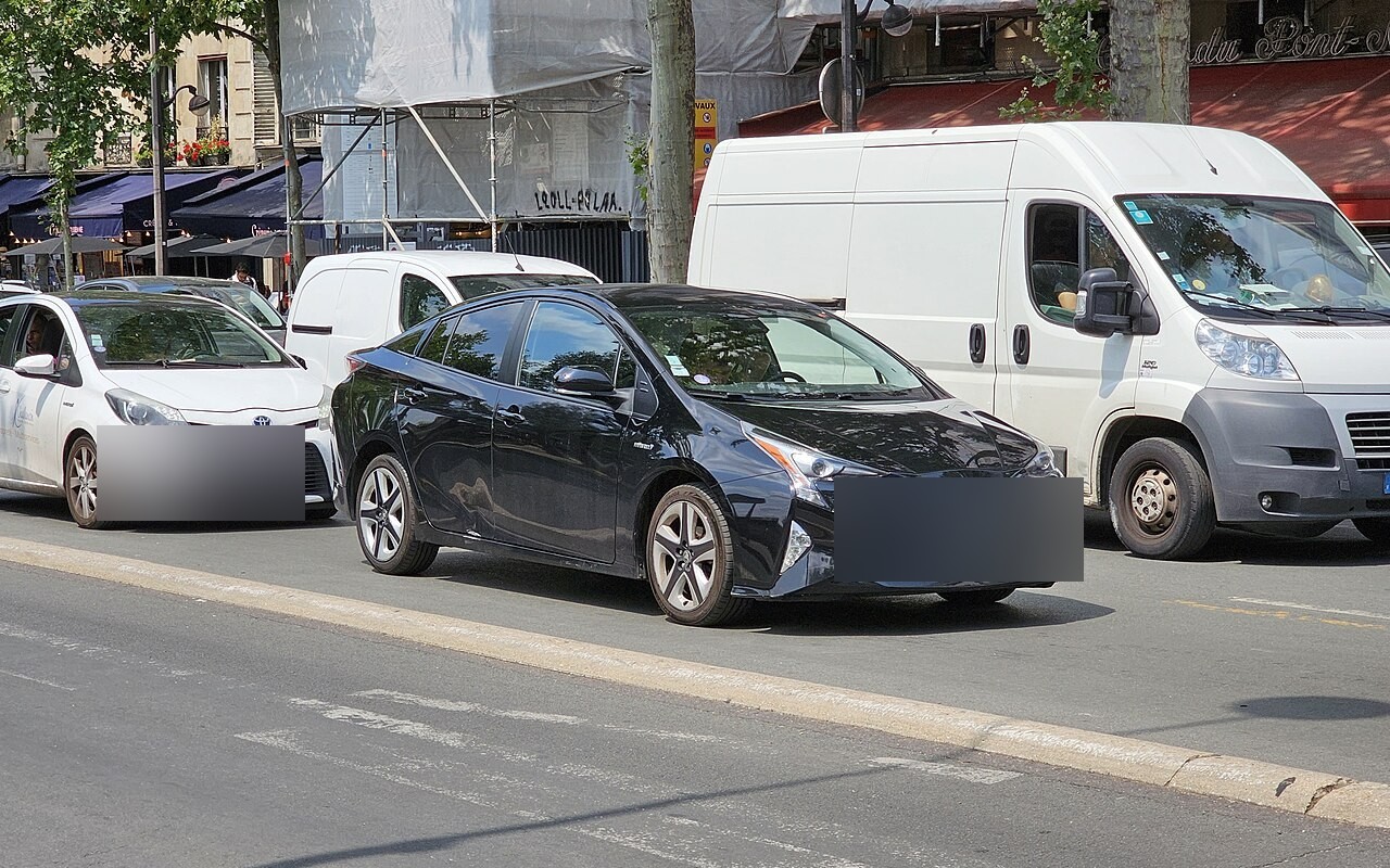 Toyota Prius PHEV, image 1